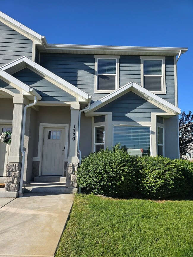 Building Photo - 1720 Stone Creek Way