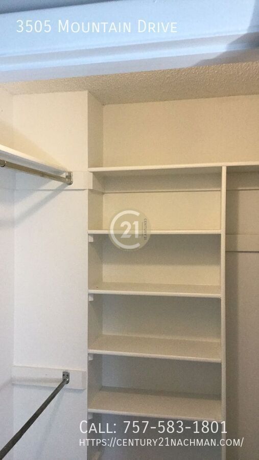 Building Photo - 3505 Mountain Dr