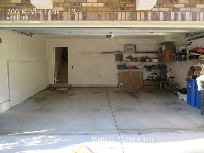 Building Photo - 700 Meyer Ln