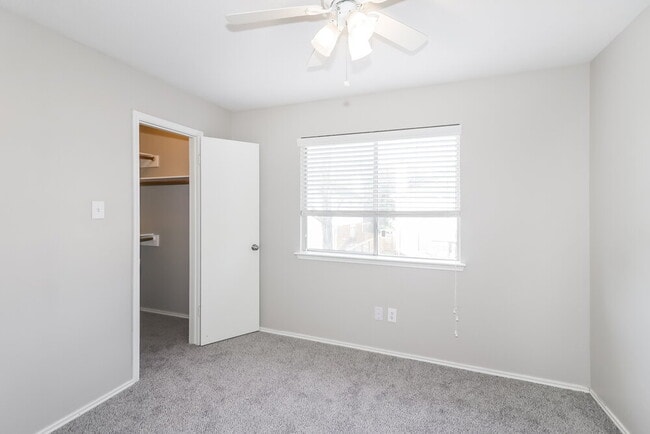 Building Photo - 627 Bold Ruler Dr