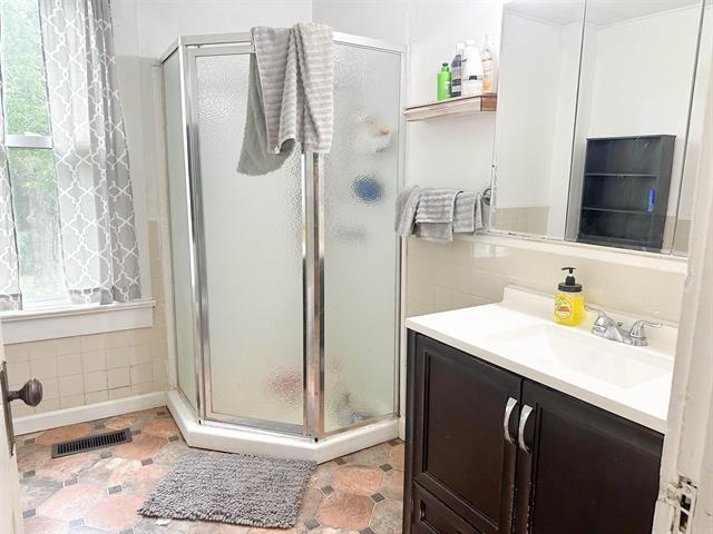 Building Photo - 123 Hillcrest St