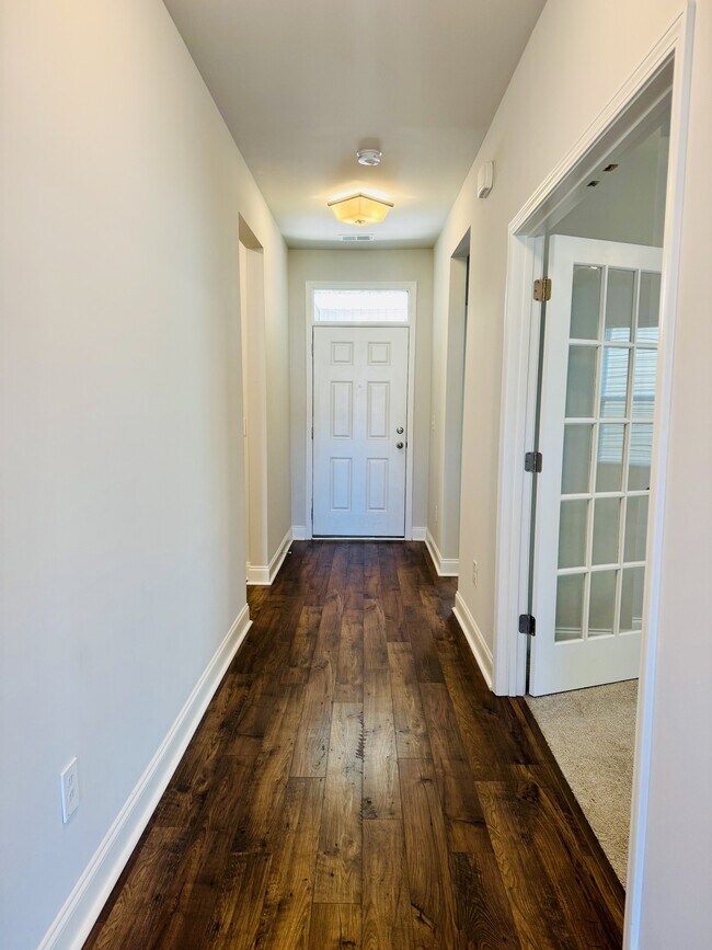 Building Photo - 2422 Capri Ct