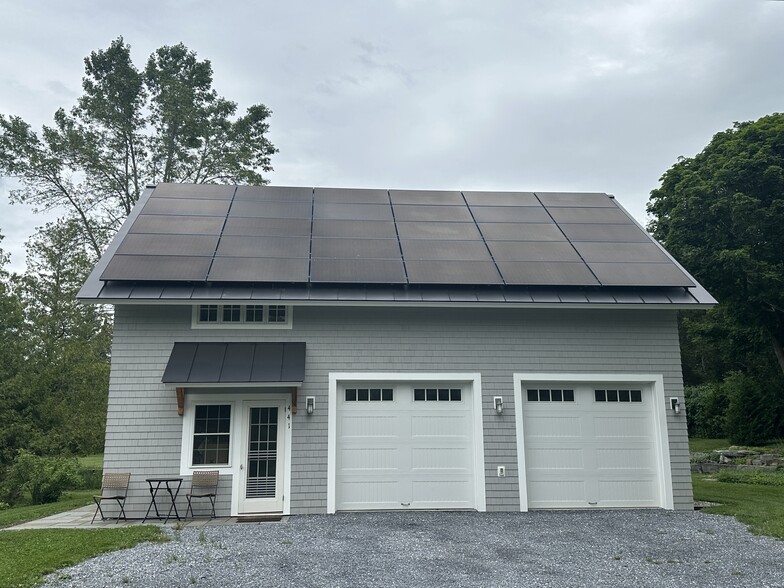 Building Photo - 441 W Shore Rd