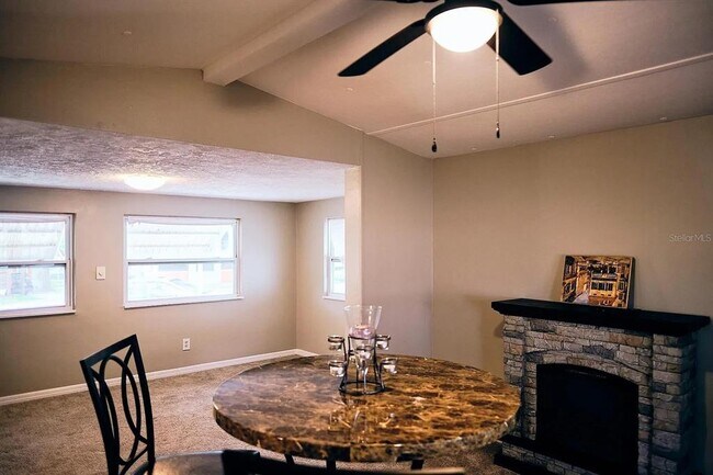 Building Photo - 814 Elkan Dr