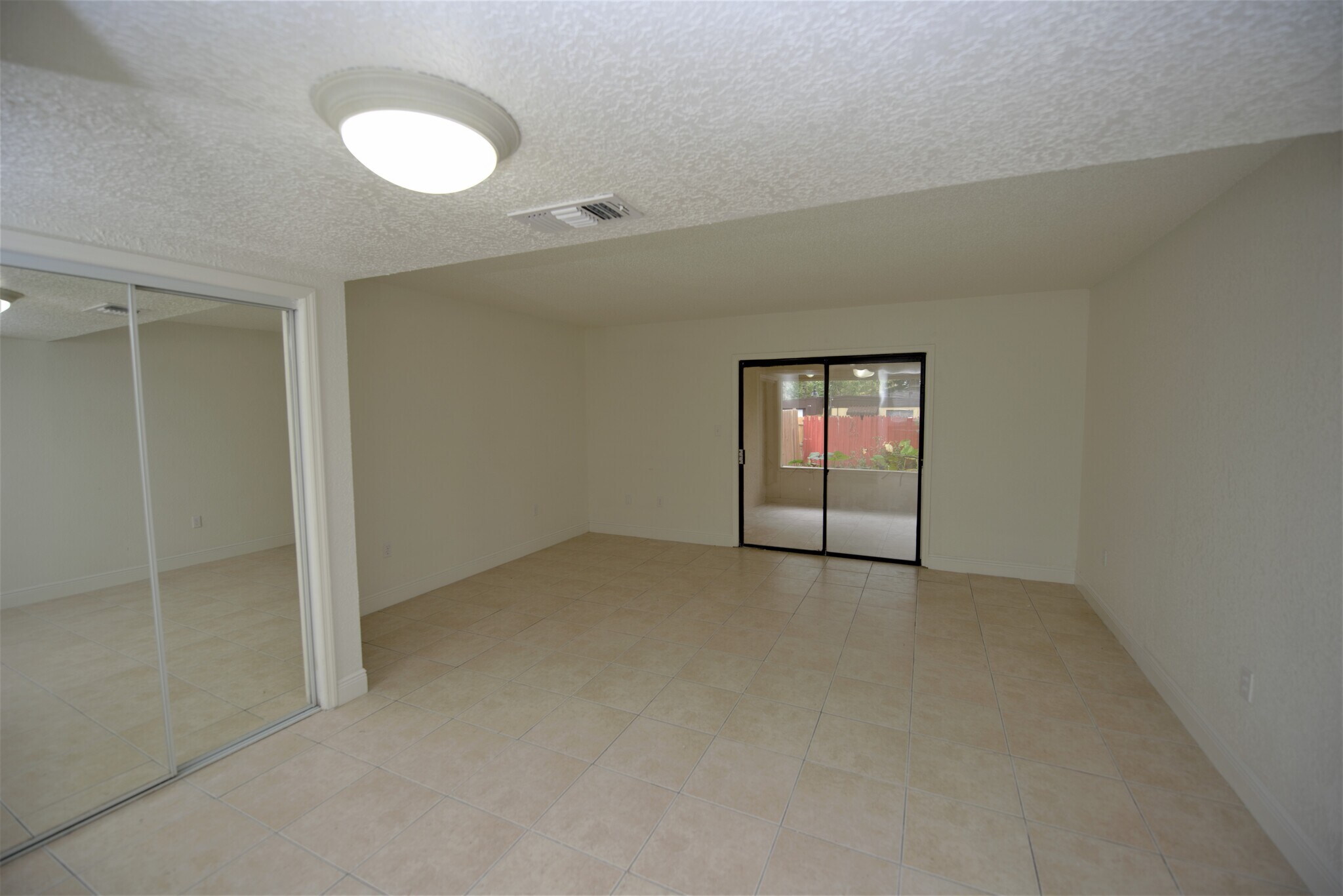 Building Photo - 140 Lime Rd