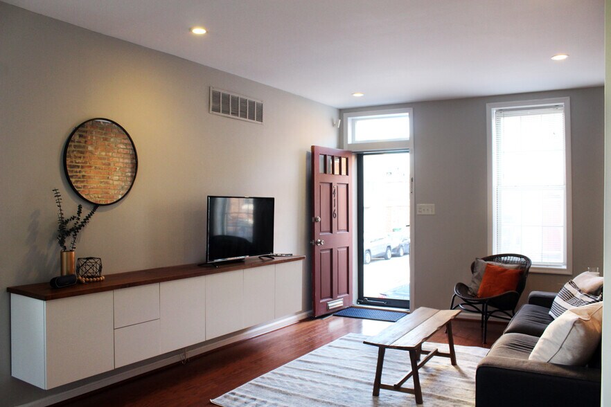 Furnished Living Space - 416 E Gittings St.