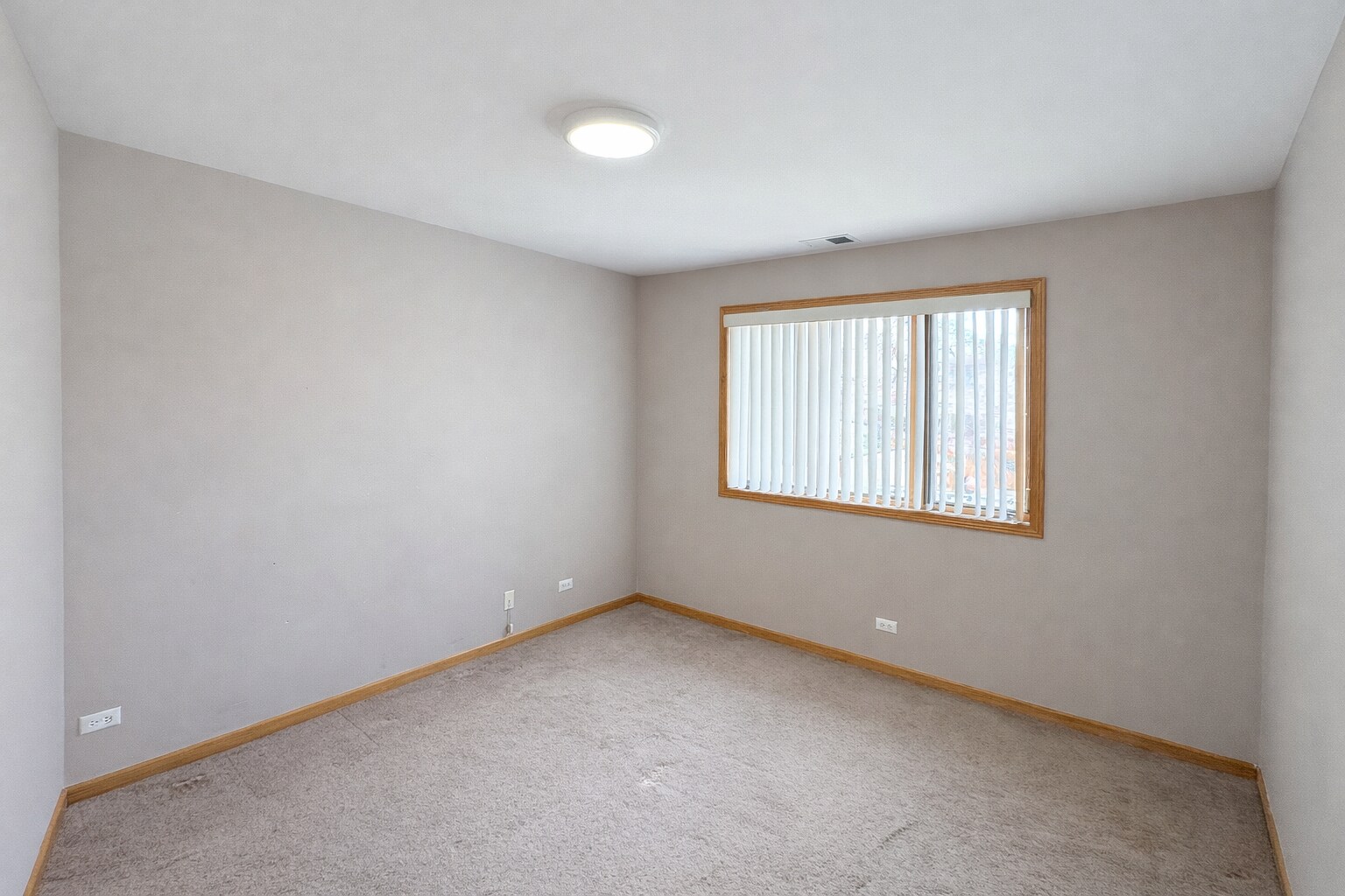 Building Photo - 3212 S Union Ave