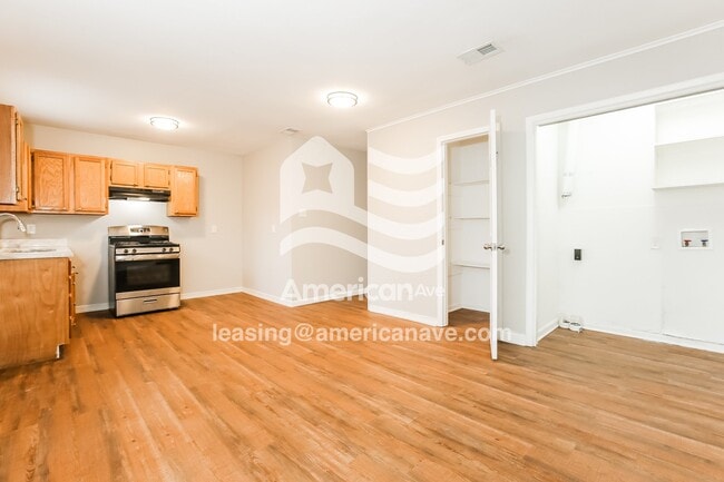 Building Photo - 3520 Pinewood Loop