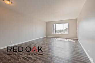 Building Photo - Gorgeous One Bedroom with Spacious Rooms F...