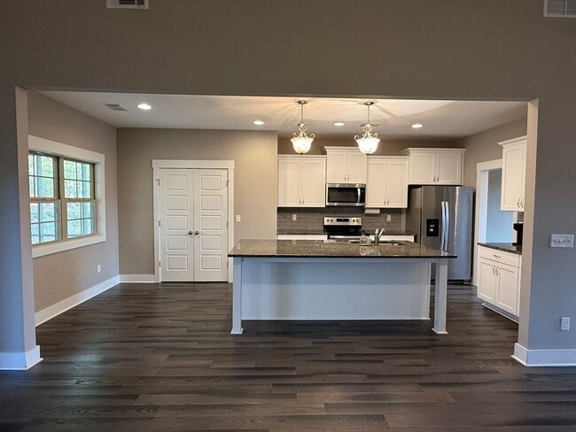 Building Photo - Beautiful Craftsman Style 2 Story Home in Parkerson`s Mill