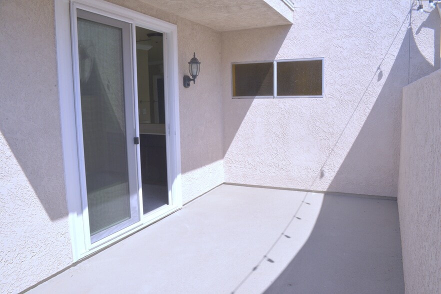East Facing Private Patio - 4705 Kester Ave