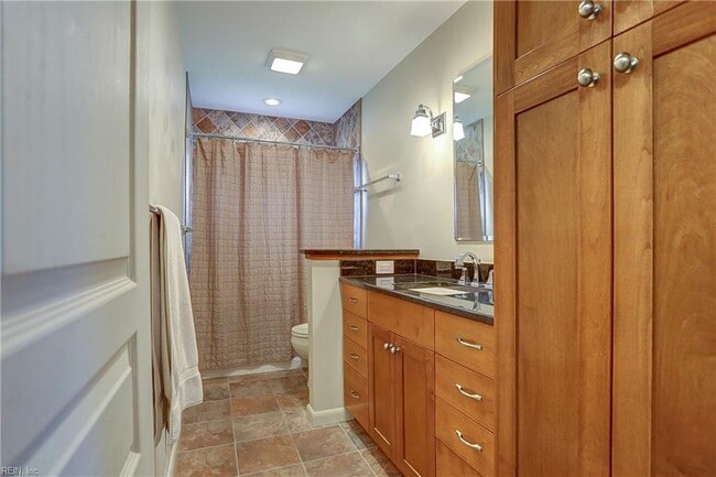 Building Photo - 949 General Beauregard Dr