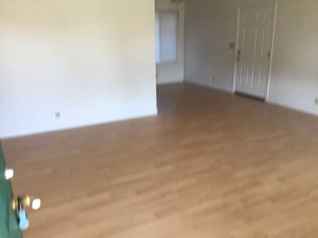 Building Photo - 2 Bedroom Duplex in Churchill Neighborhood