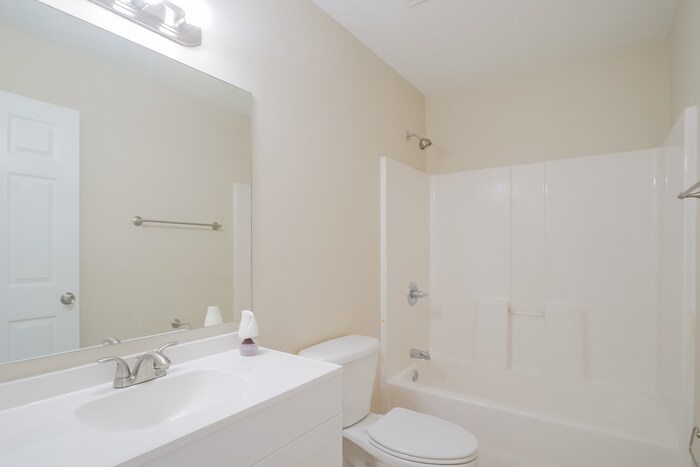 Building Photo - 1115 N Brevard St