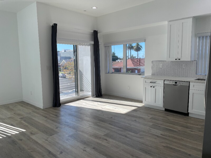 Building Photo - 140 N Carondelet St