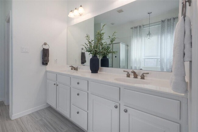 Building Photo - 2279 Fernspring Dr
