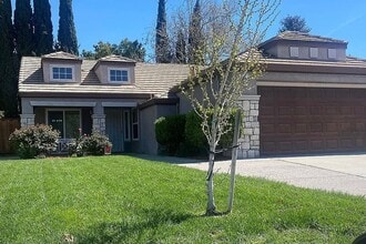 Building Photo - Look no more !