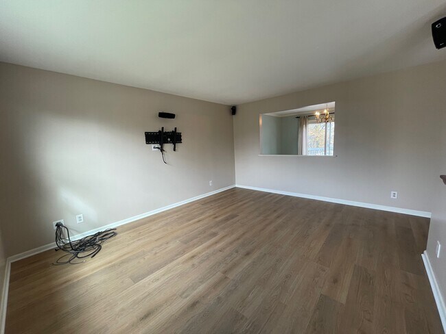 Building Photo - 108 Whitney Dr