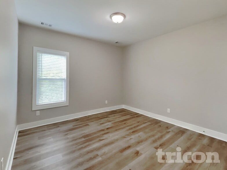 Building Photo - 1765 Bridgecrest Dr