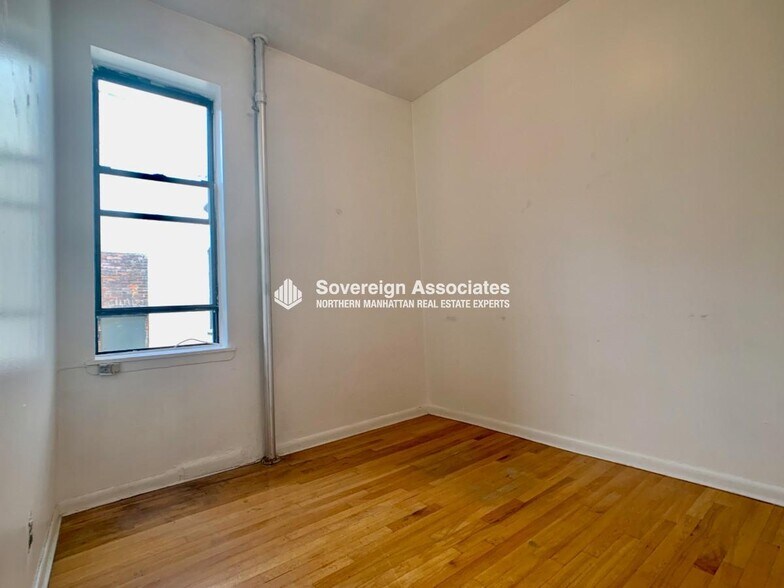 Building Photo - 201 W 105th St