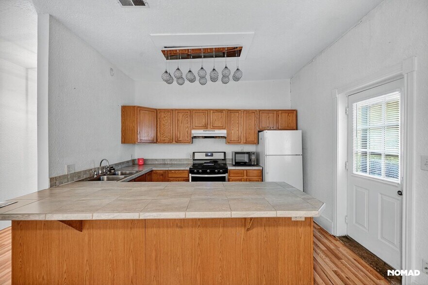 Building Photo - 2500 Eaton St