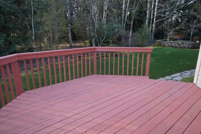 Building Photo - NW Portland Forest Heights Beauty. Flat backyard!