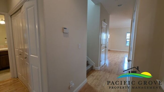 Building Photo - Refined 3-Bedroom Residence Offering Comfort and Function