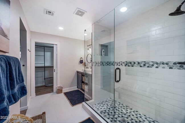 Building Photo - 12216 N 65th St