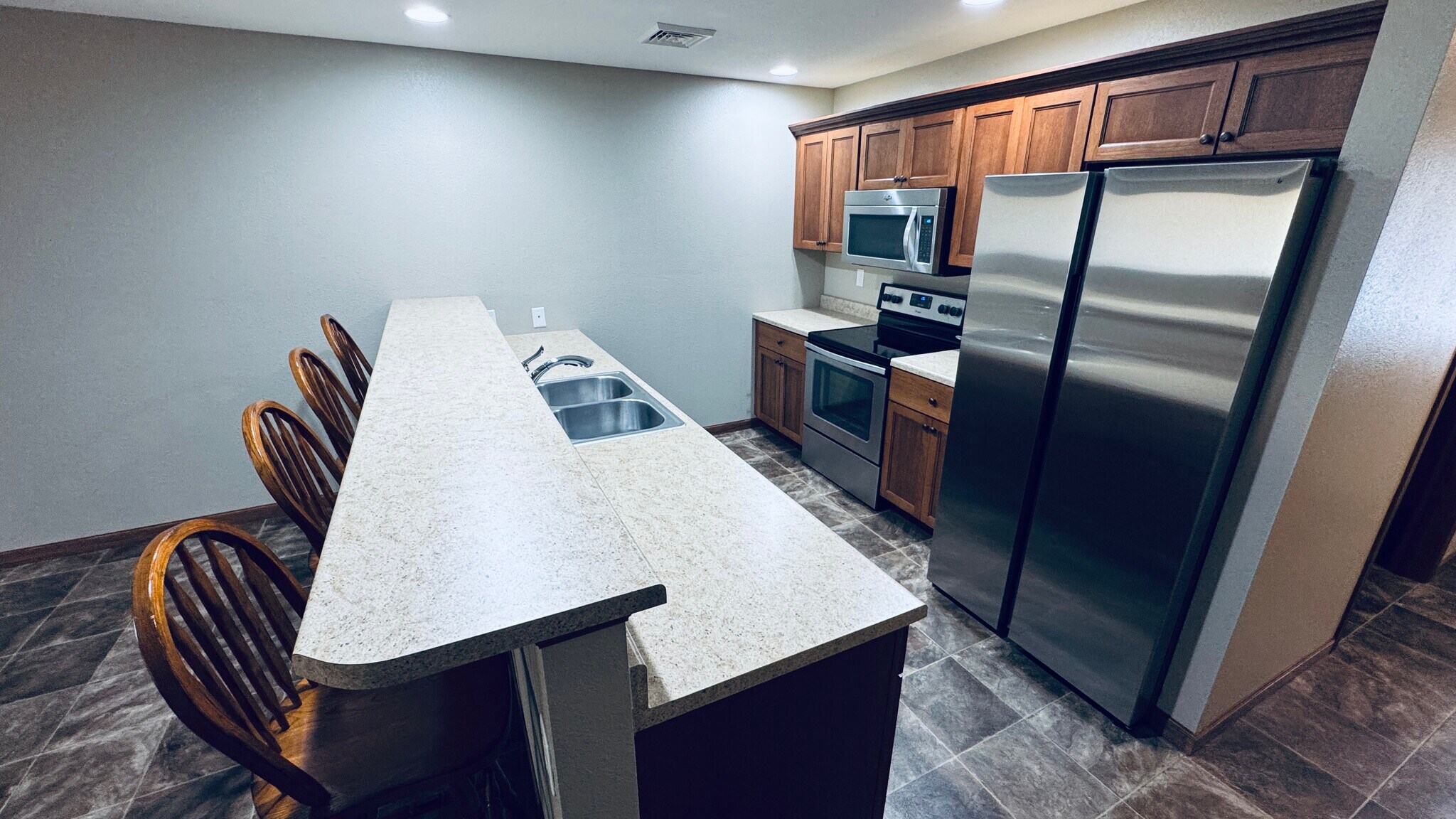 Building Photo - 505 E Adams St