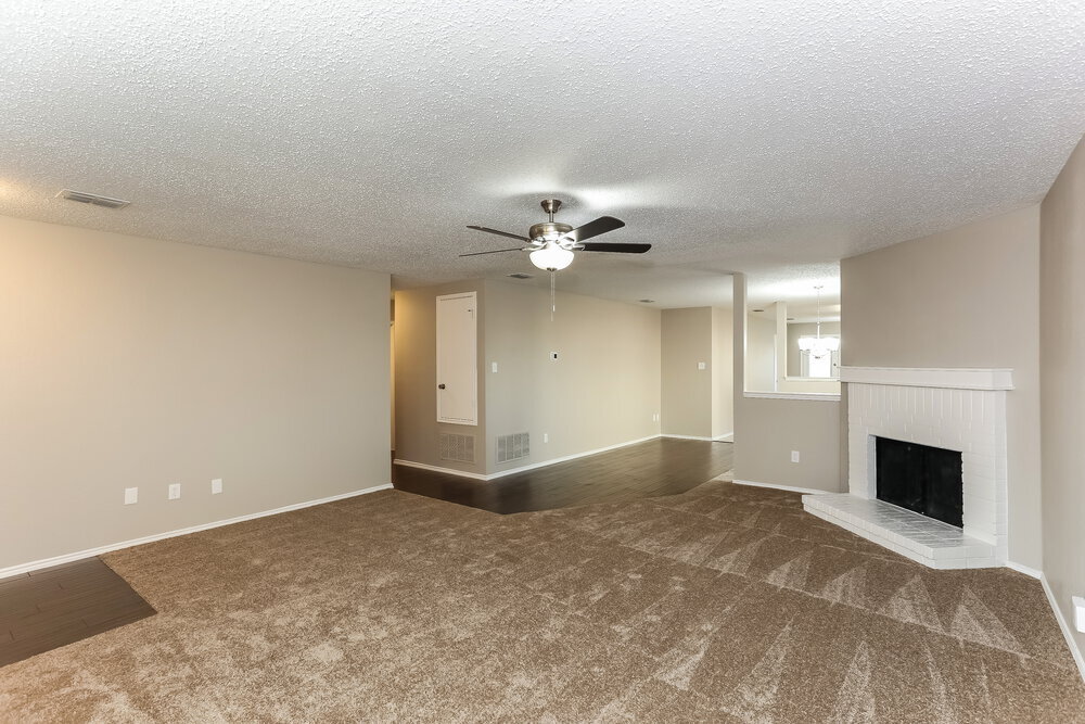 Building Photo - 947 Medina Dr