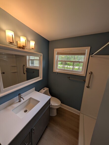 Building Photo - 834 Prince John Dr