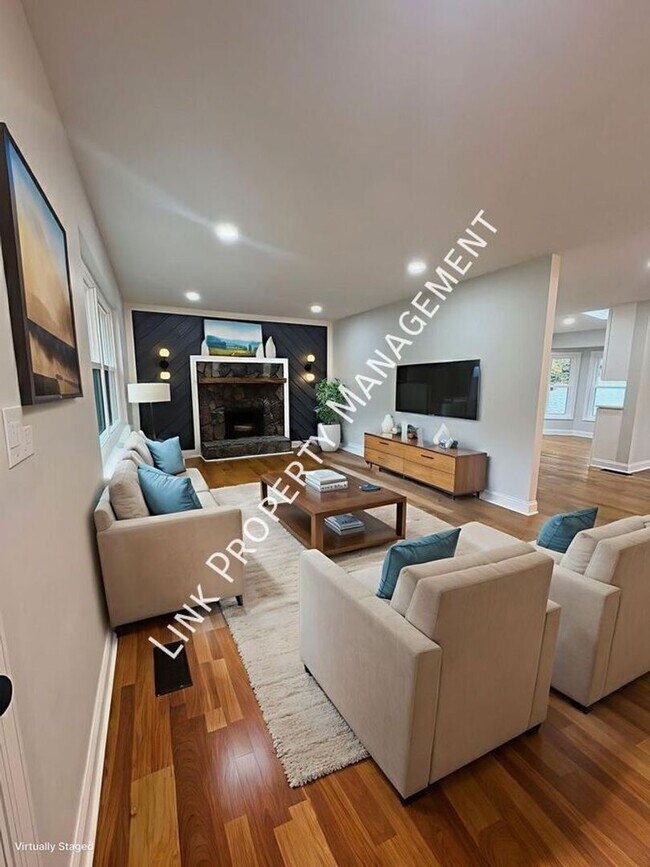 Building Photo - JUST REDUCE!  Sophisticated Tri-Level Home in Stuart Heights — Modern Comfort & Timeless Charming...