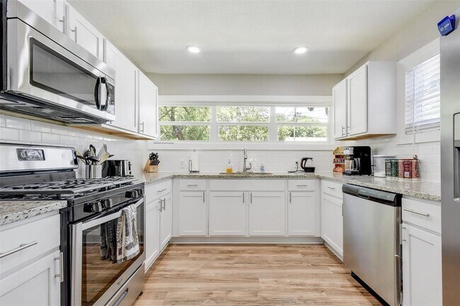 Building Photo - 6301 Arnold Dr
