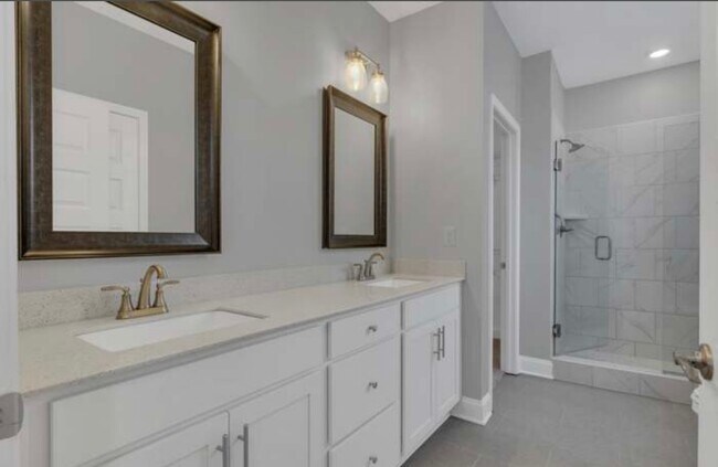 Primary Photo - 1000 Vintage Green Ln