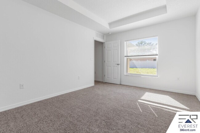 Building Photo - 30 Rambling Ln