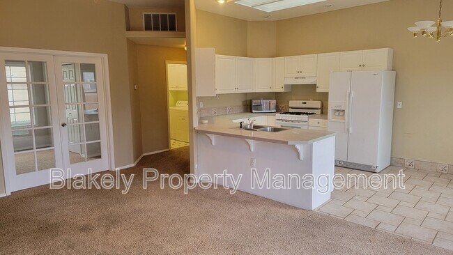 Building Photo - 917 W Greenhead St