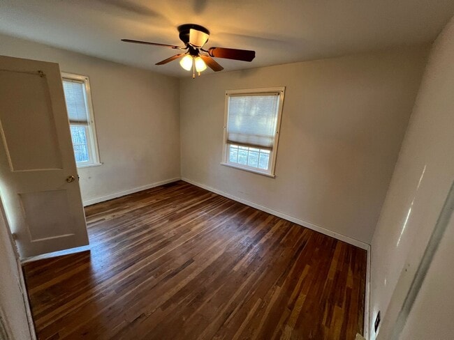 Building Photo - 3 Bed 2 Bath House