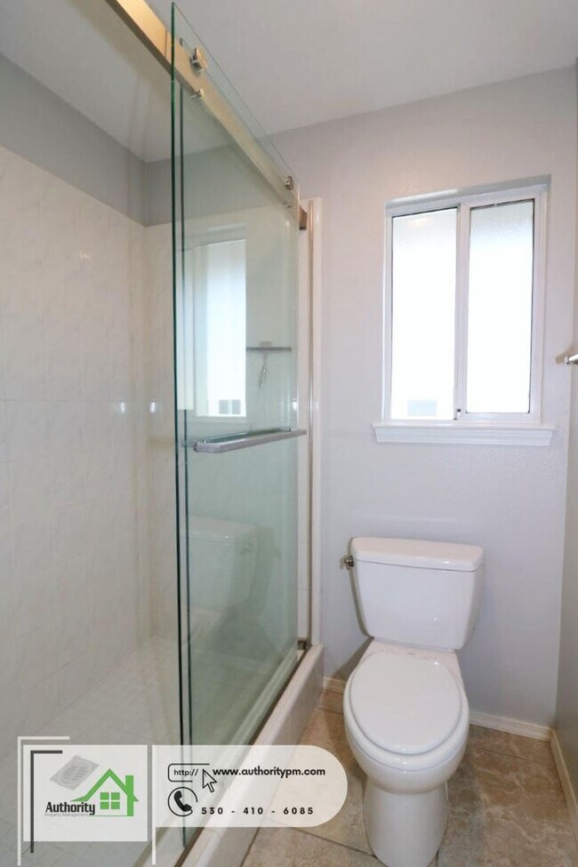 Building Photo - 2378 Castlewood Dr