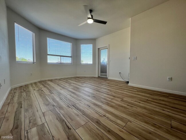 Building Photo - 2 br, 2 bath Condo - 9820 North Central Av...