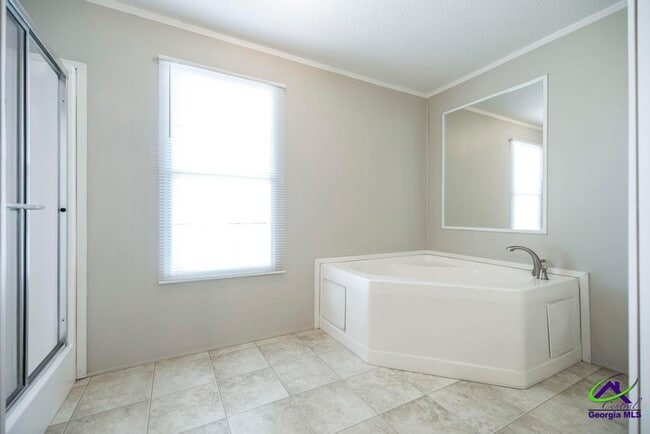 Building Photo - 158 Emerald Blvd