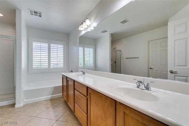 Building Photo - 11933 Orense Dr