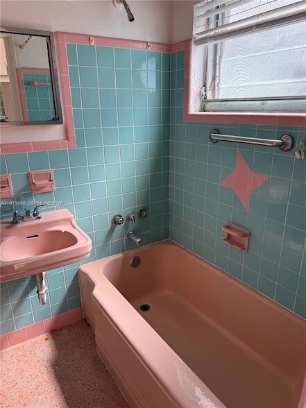 Building Photo - 1512 SW 14th Terrace