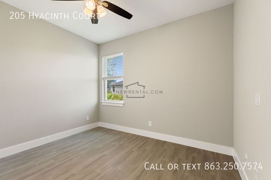 Building Photo - 205 Hyacinth Ct