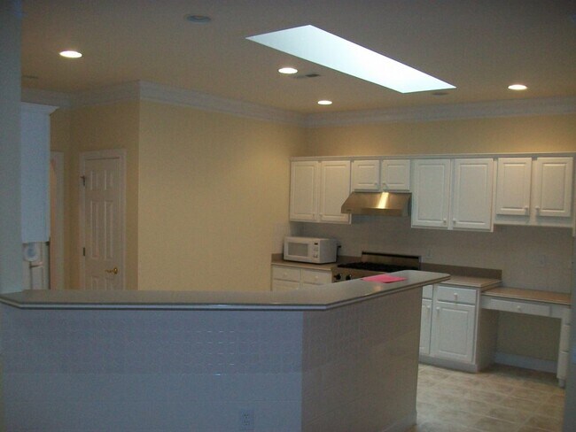 Building Photo - MARSH OAKS