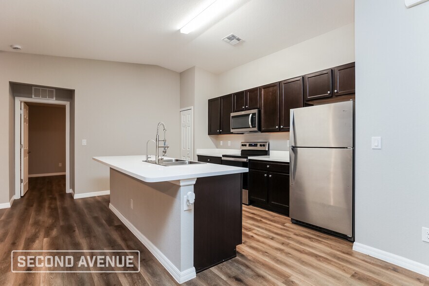 Building Photo - 14103 Hughes Ave