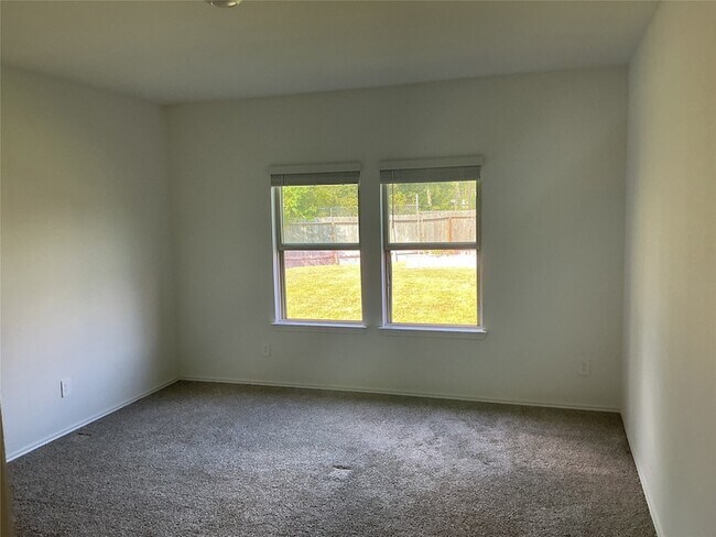 Building Photo - 16957 Rich Pines Dr