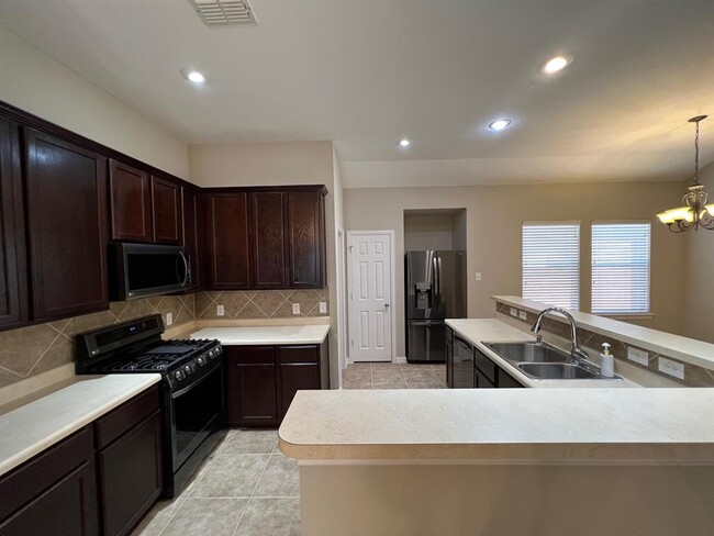 Building Photo - 922 Fulbourne Dr