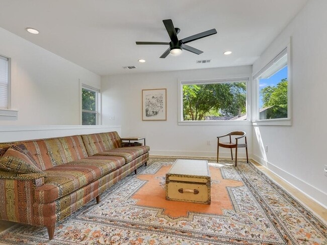 Building Photo - 1313 Garden St