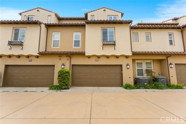 Building Photo - 21261 Baeza Cir