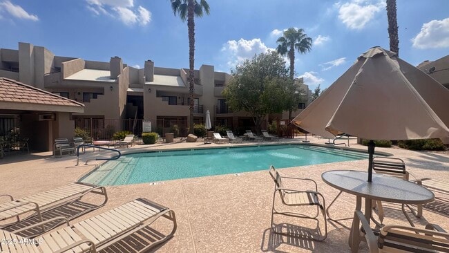 Building Photo - 4850 E Desert Cove Ave